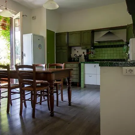 Fee4me Cozy House On The Appartement Bosisio Parini